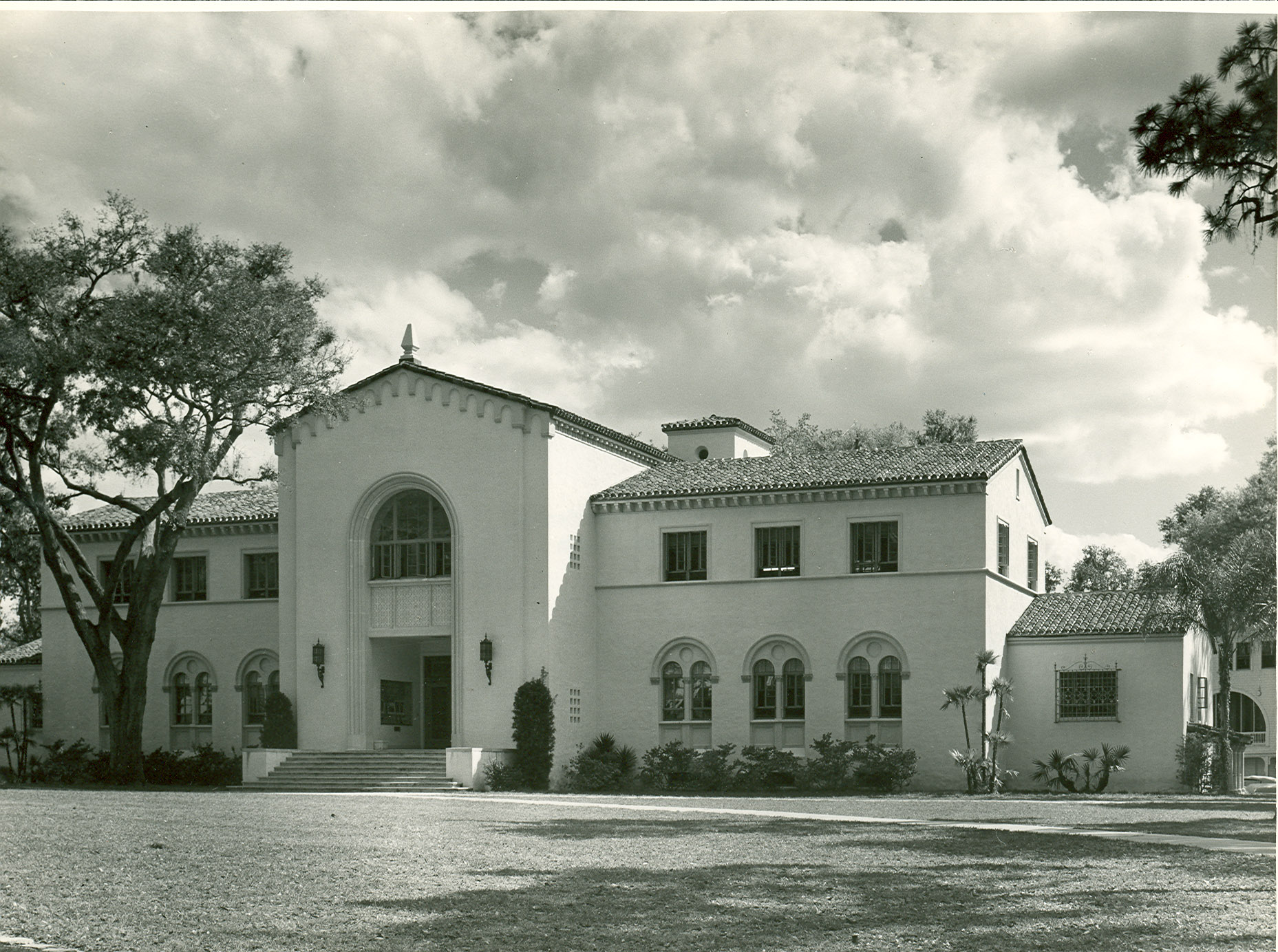 Mills Memorial Library